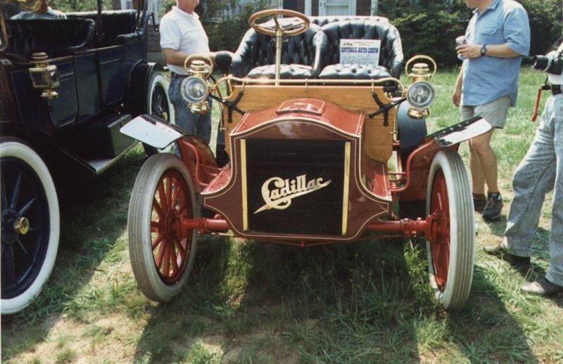 1905-Cadillac.jpg